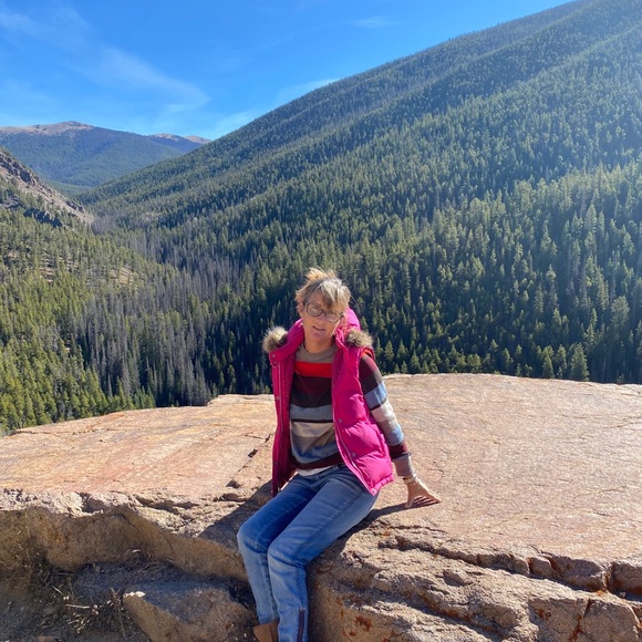 Meet your Posher, Julie - Picture 1 of 1